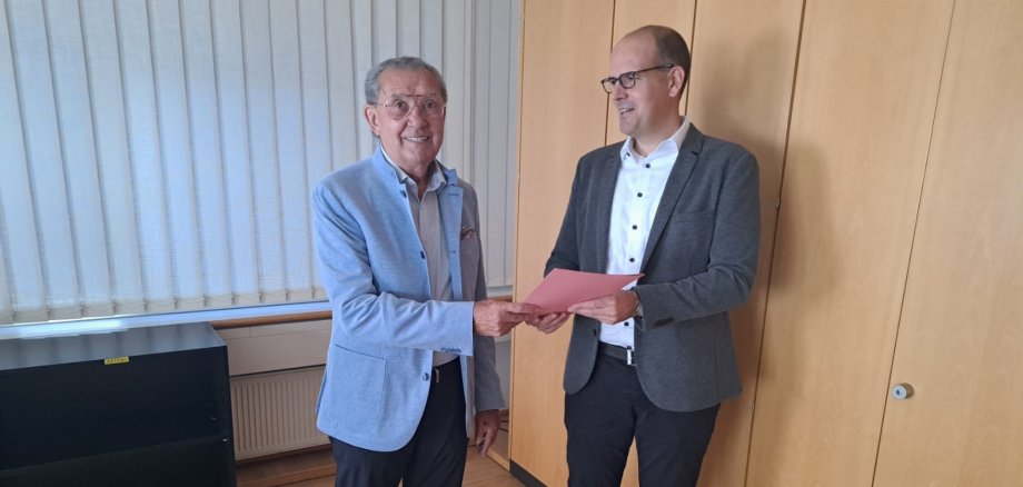 Hier sehen Sie die Ehrung von Bernd Möller.
