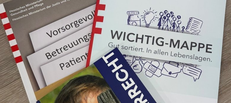 Wichtigmappe, Betreuungsrecht und Nachbarrecht Sie sehen die Unterlagen Wichtigmappe, Betreuungsrecht und Nachbarrecht.