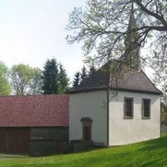 Sie sehen die Schlingekapelle in Jossa von außen.
