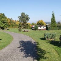 Sie sehen eine Panorama Ansicht des Campingplatzes Bergwinkel in Hosenfeld.