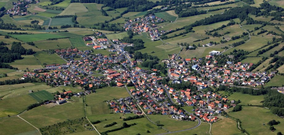 Hosenfeld Sie sehen ein Luftbild der Gemeinde Hosenfeld.