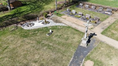 Hier sehen Sie den Friedhof Schletzenhausen.