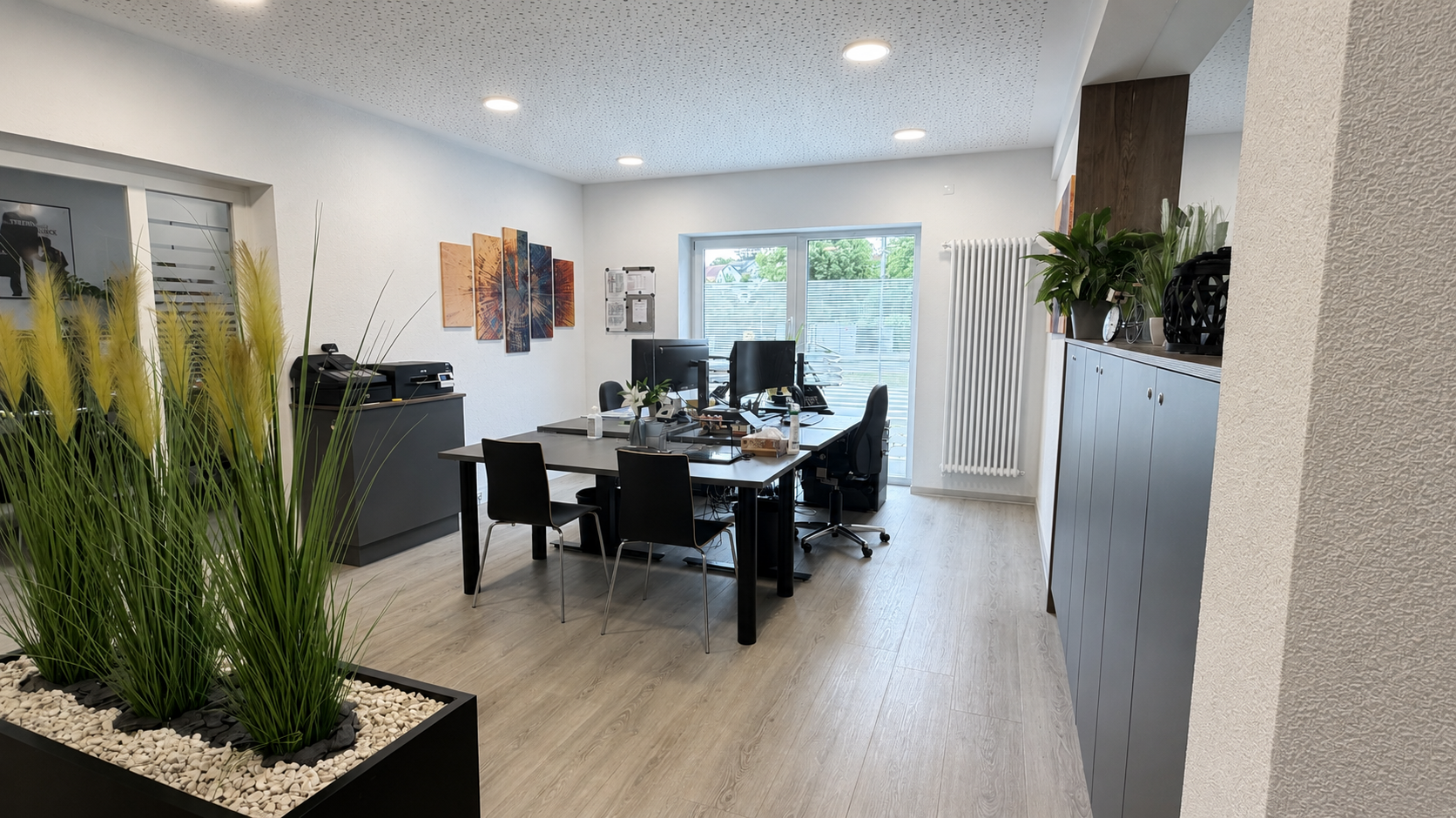 Sie sehen das Bürgerbüro der Gemeinde in Hosenfeld.