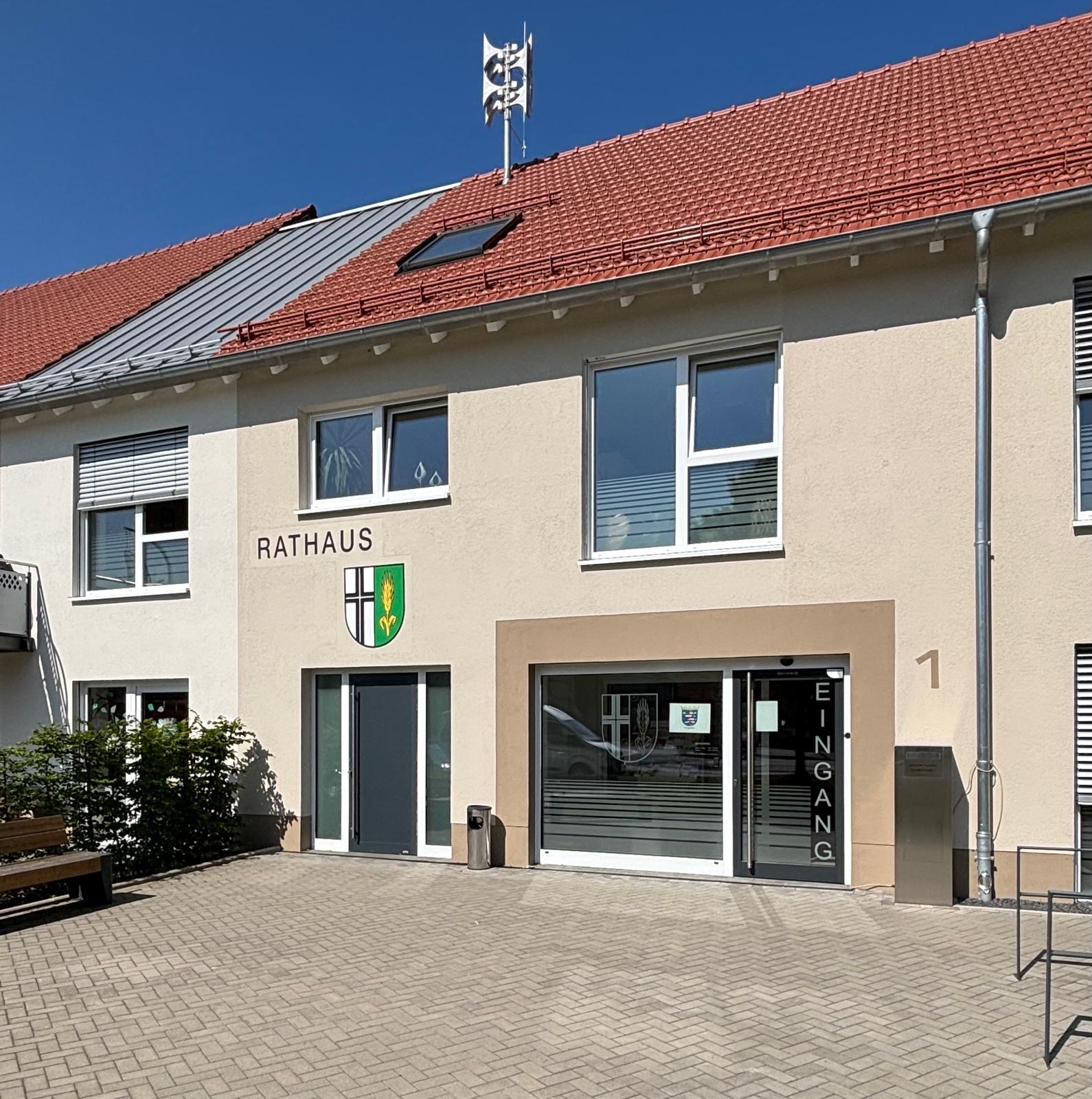 Hier sehen Sie das Rathaus in Hosenfeld.