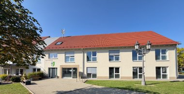 Das Bild zeigt das Rathaus der Gemeinde Hosenfeld.